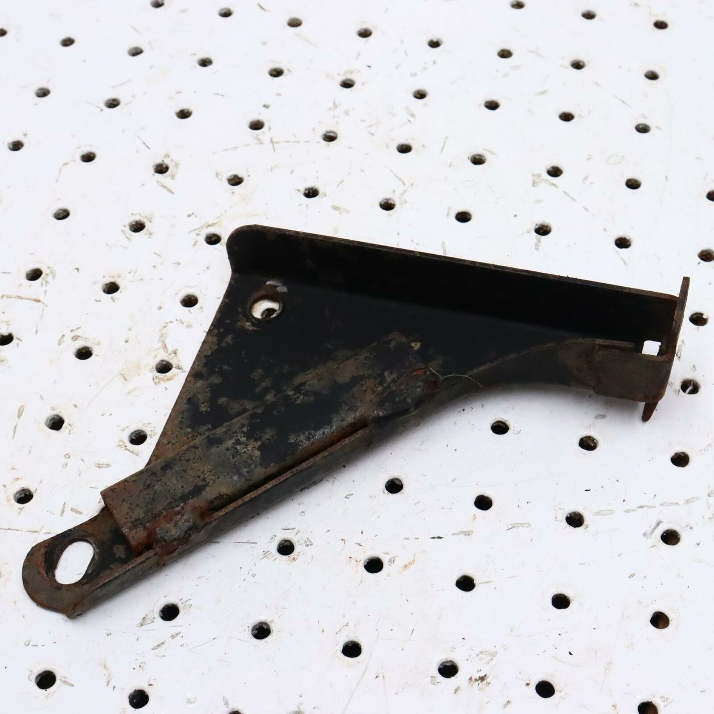 2000 POLARIS SPORTSMAN 500 LEFT REAR RACK SUPPORT 1040524-067