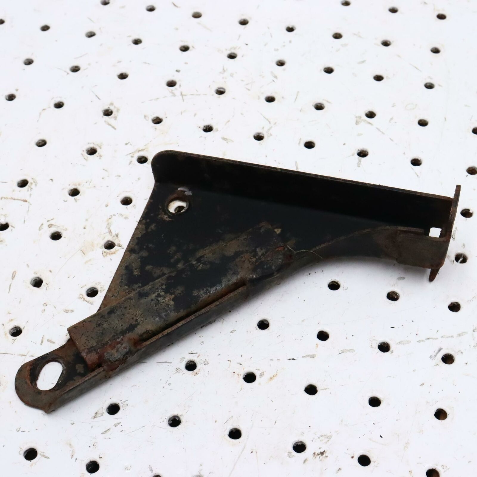 2000 POLARIS SPORTSMAN 500 LEFT REAR RACK SUPPORT 1040524-067