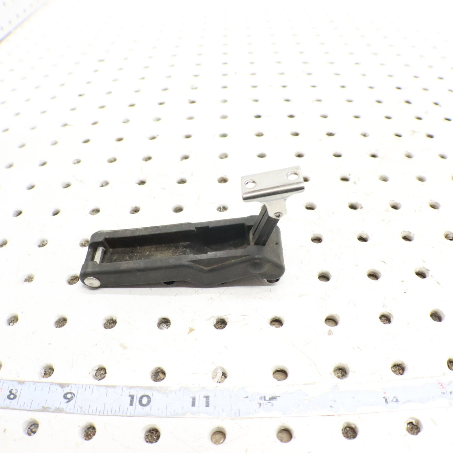 2024 Polaris Sportsman 570 Efi Eps LATCH RUBBER, LOWER, HD 7083060