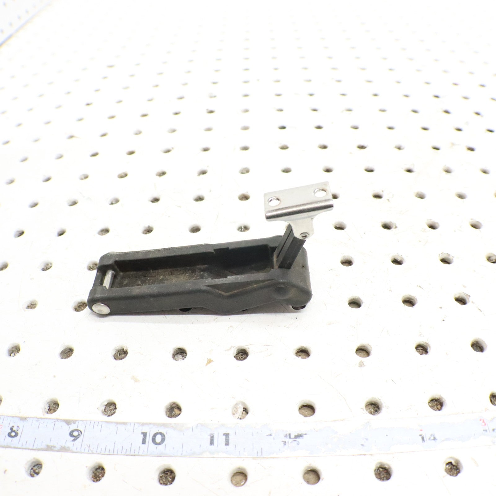 2024 Polaris Sportsman 570 Efi Eps LATCH RUBBER, LOWER, HD 7083060