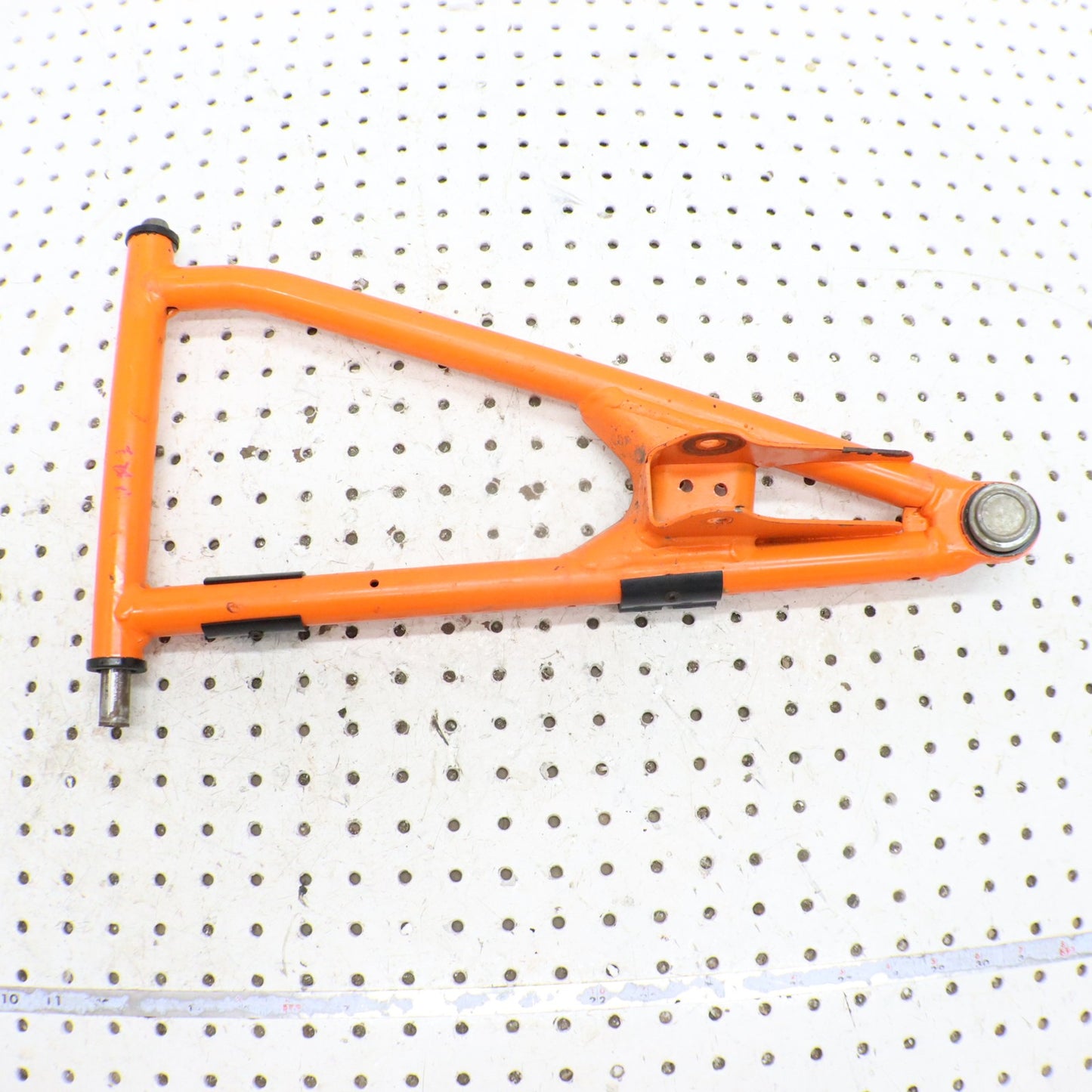 2013 Polaris Ranger Xp 900 Front Upper Right Control Arm 1018168-589 1020888-589