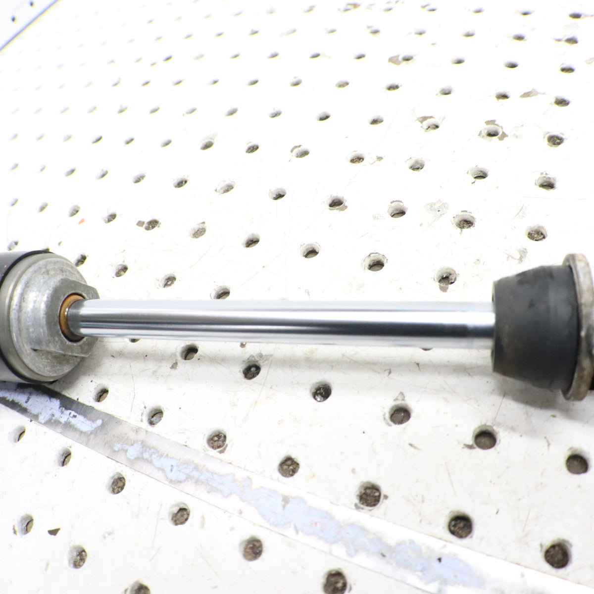 2007 Arctic Cat F6 Ski Shock Ifs 1703-764 NEEDS RECHARGE 17.5" C-C