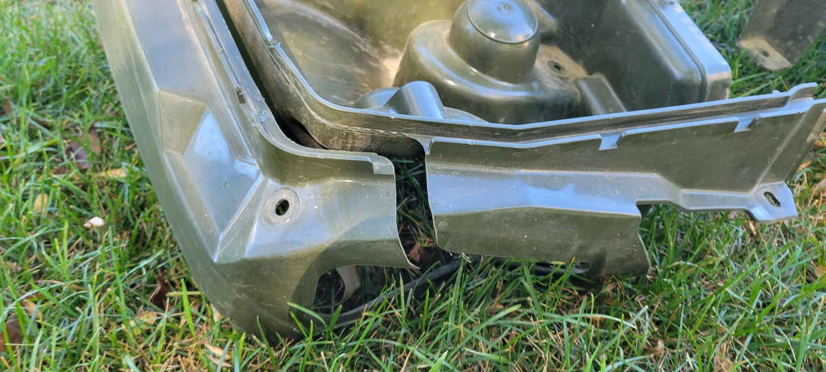 2017 Polaris Sportsman 450 Front Fender 2636420-498 GREEN, CRACK