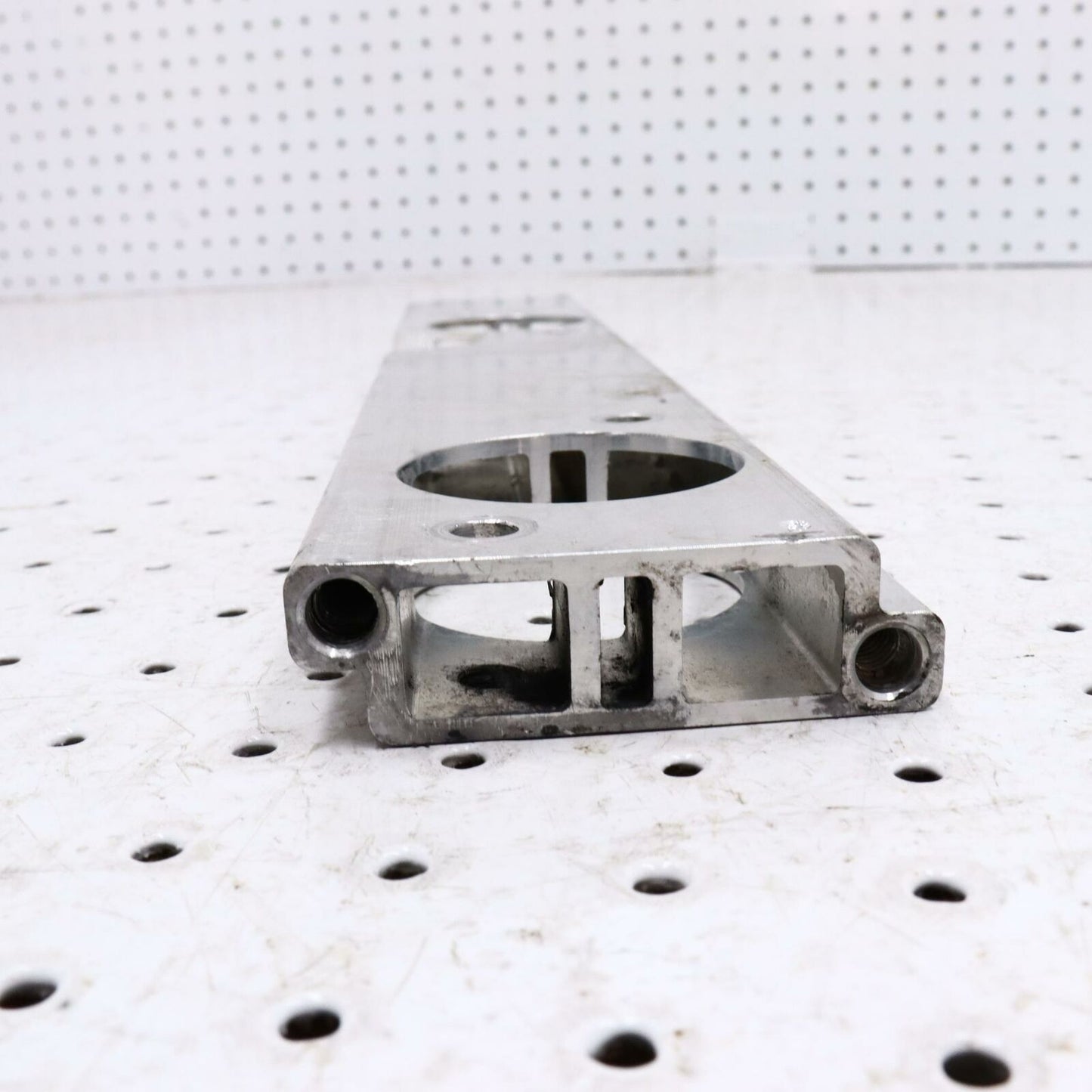 2006 POLARIS CLASSIC 700 ENGINE MOTOR MOUNT BRACKET 5134931