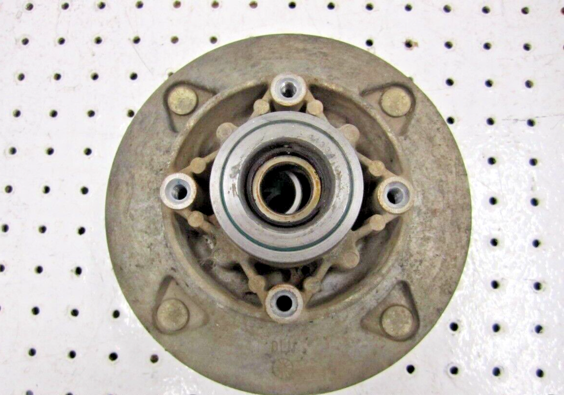 2000 POLARIS MAGNUM 325 2X4 FRONT WHEEL HUB 5130940 1520453
