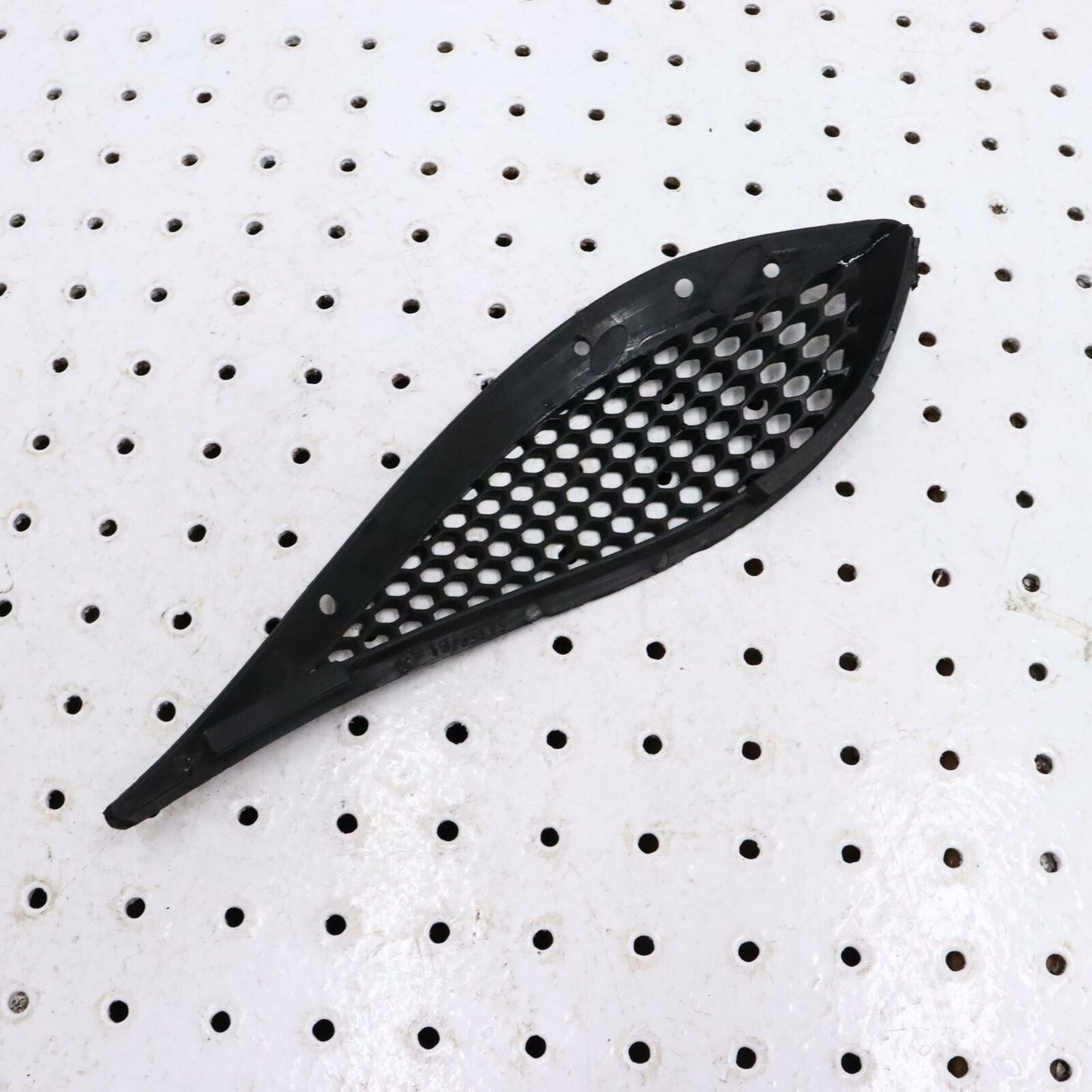 2007 POLARIS IQ 600 LEFT HOOD LOUVER SCREEN VENT COVER 5435846-070