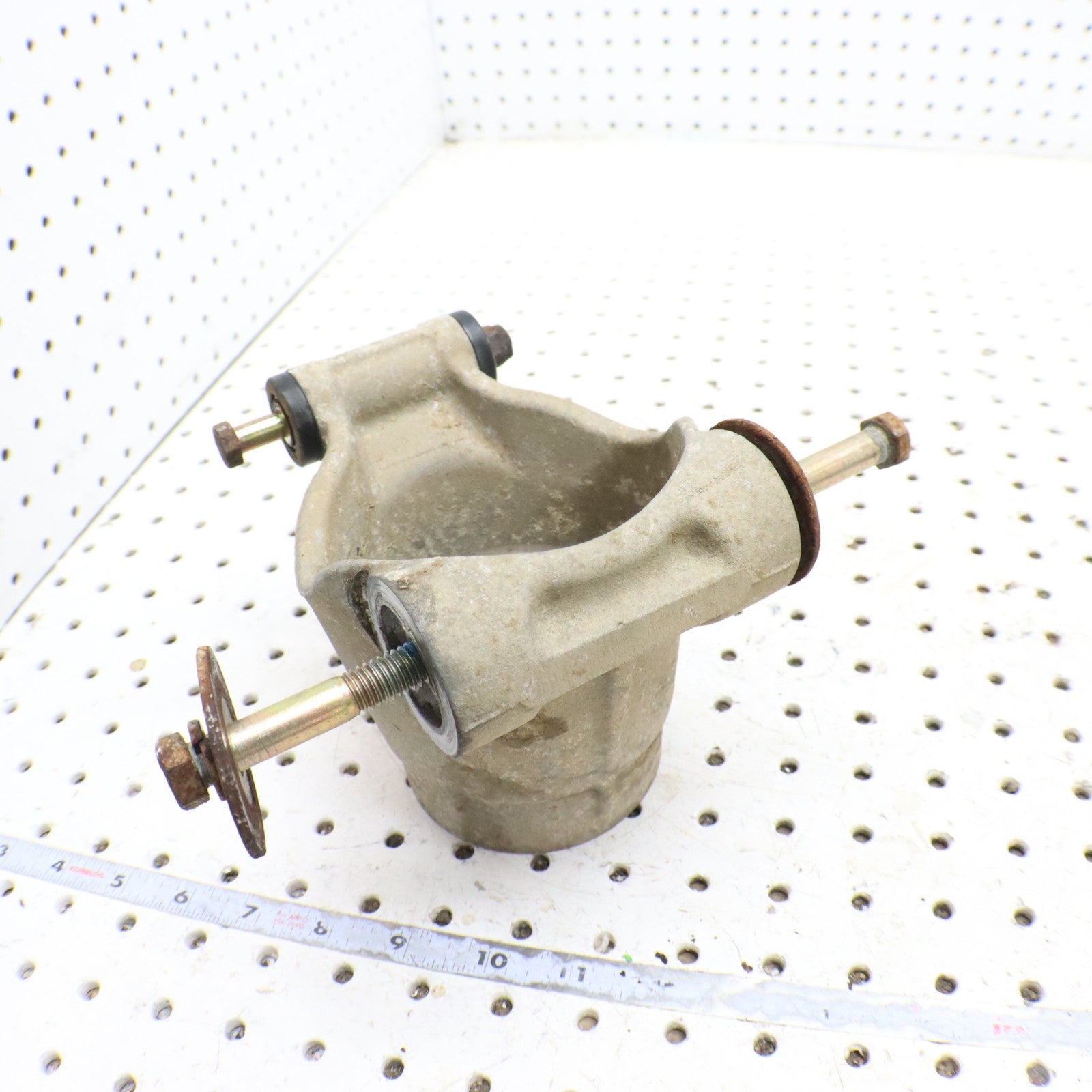 2003 Polaris Sportsman 600 left Bearing Carrier Knuckle Rear 5133663; 5134206 