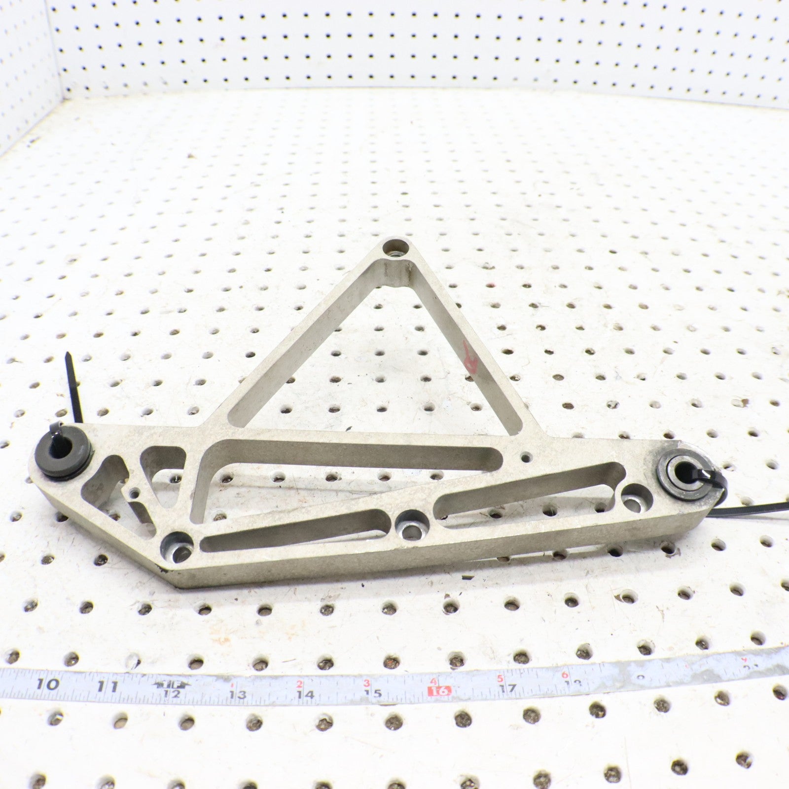 2016 Polaris Rush 800 Side Crank Right Suspension Arm Bracket 5138644 ; 5140959