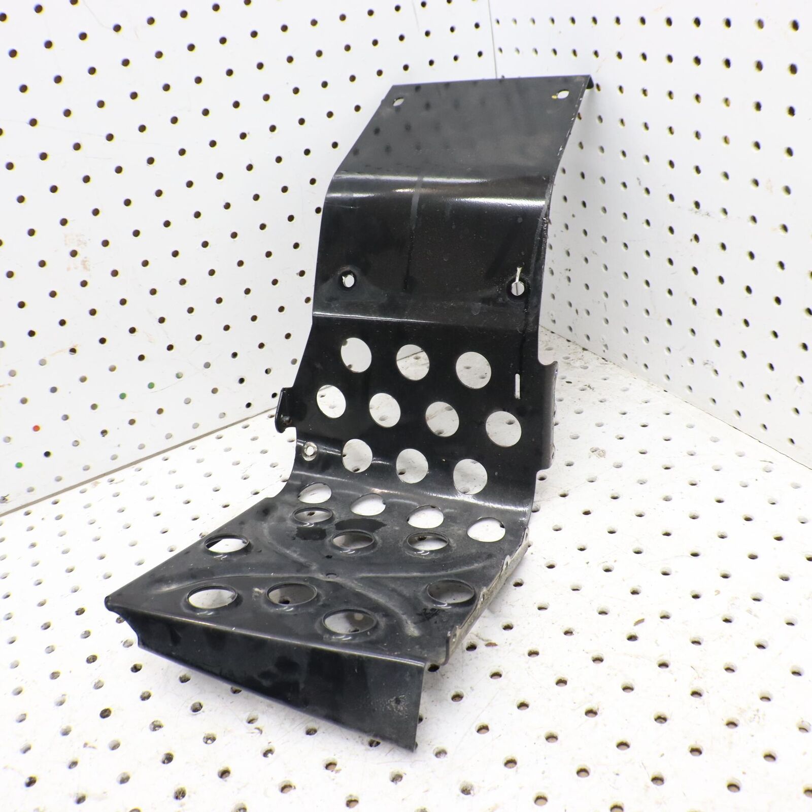 2005 ARCTIC CAT SABERCAT 600 LEFT FOOT HOLDER REST STAY FOOTREST WELL 2706-551