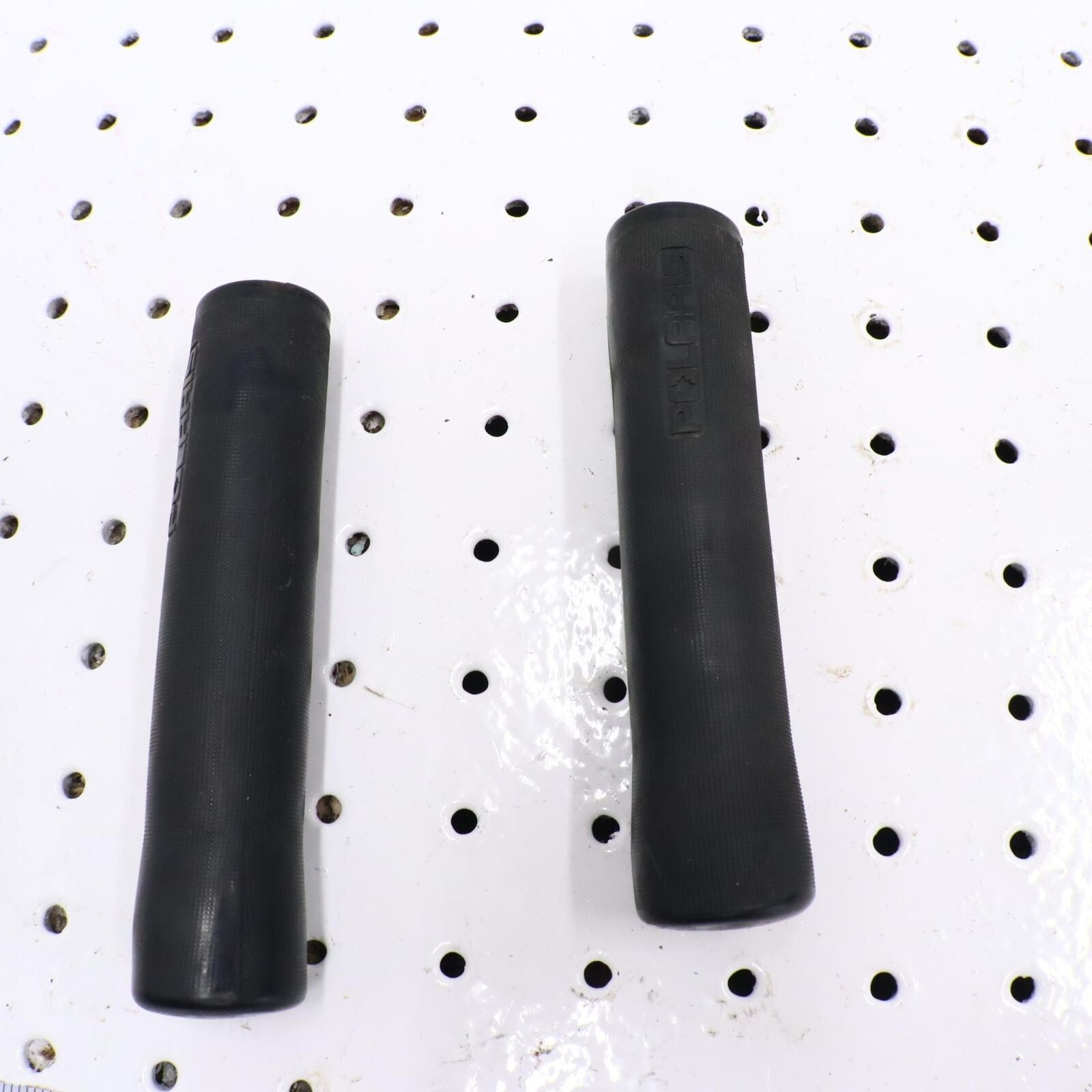 2006 POLARIS FUSION 700 HANDLEBAR GRIPS 5434715-070; 5452127-070