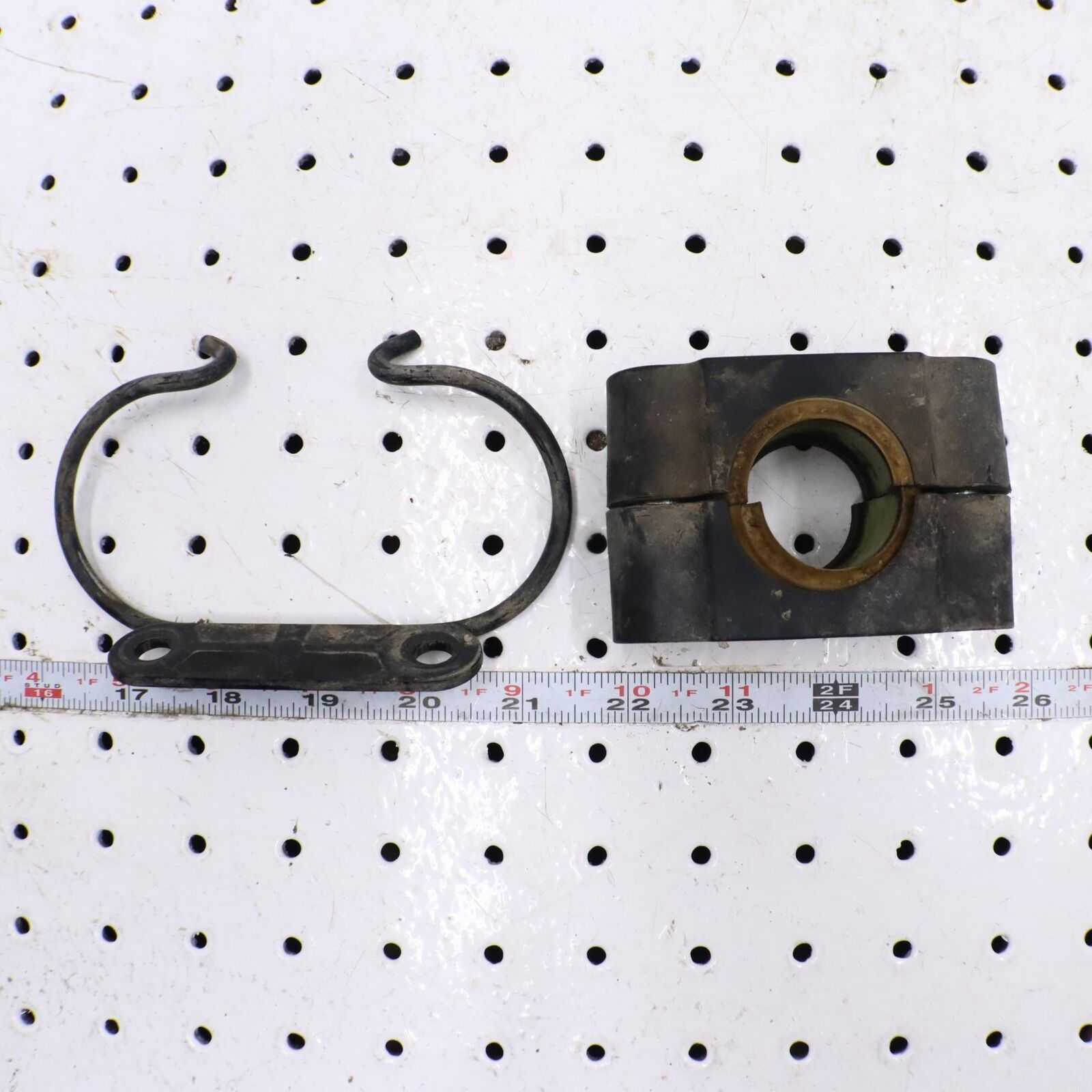 2013 YAMAHA GRIZZLY 700 STEERING POST BUSHING BRACKET 1CT-F1957-00-00