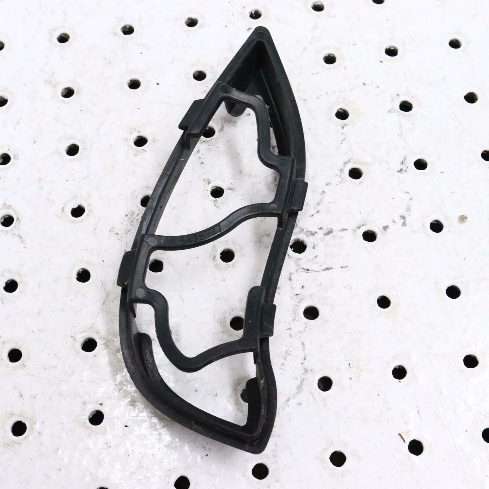 2006 POLARIS RMK 700 AIR INTAKE BEZEL SCREEN 5435777