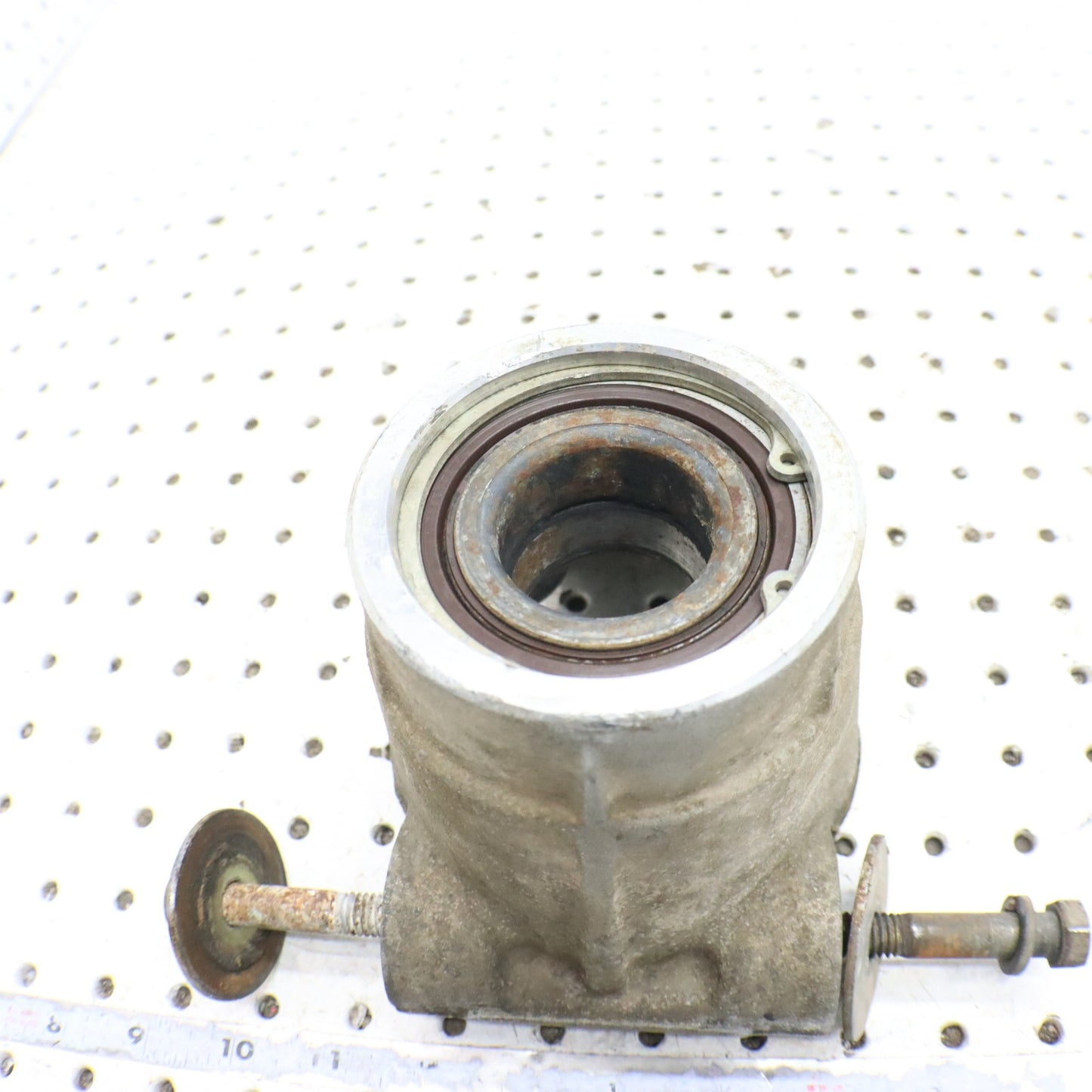 2004 Polaris Sportsman 500 Bearing Carrier Knuckle Rear LEFT 5133663 