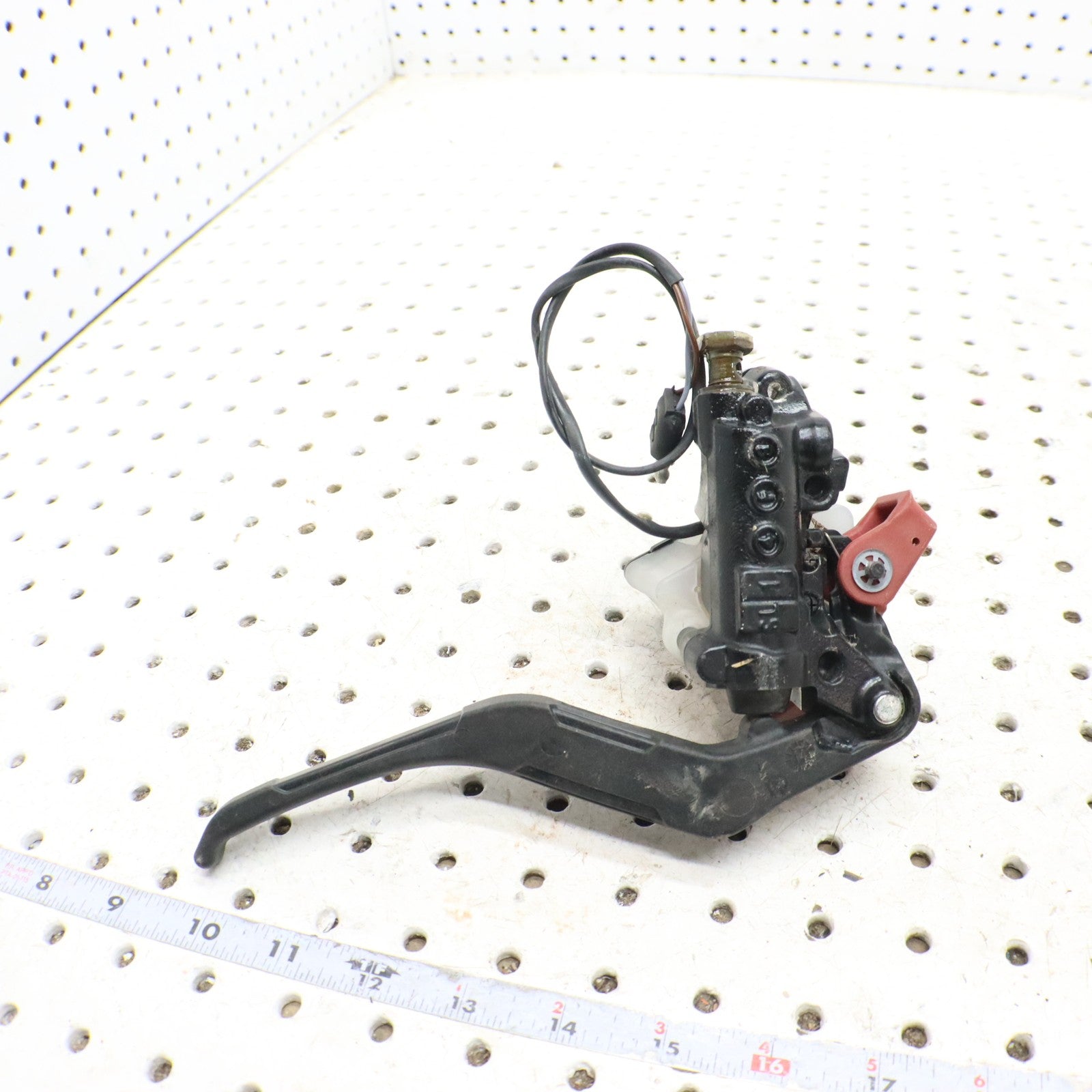 2016 Polaris Rush 800 Hand Brake Lever Master Cylinder 2206021