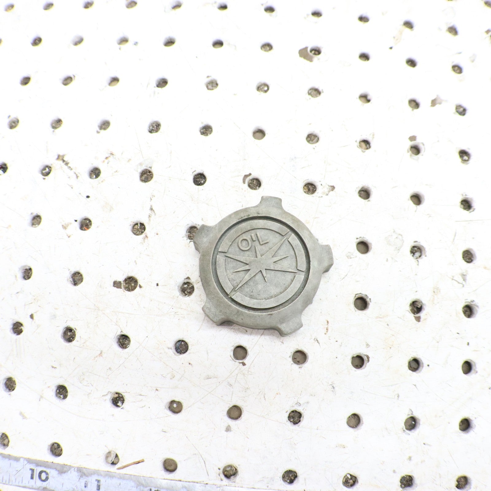 1995 Polaris Xplorer 400 Oil Fill Cap Cover Lid 5430779