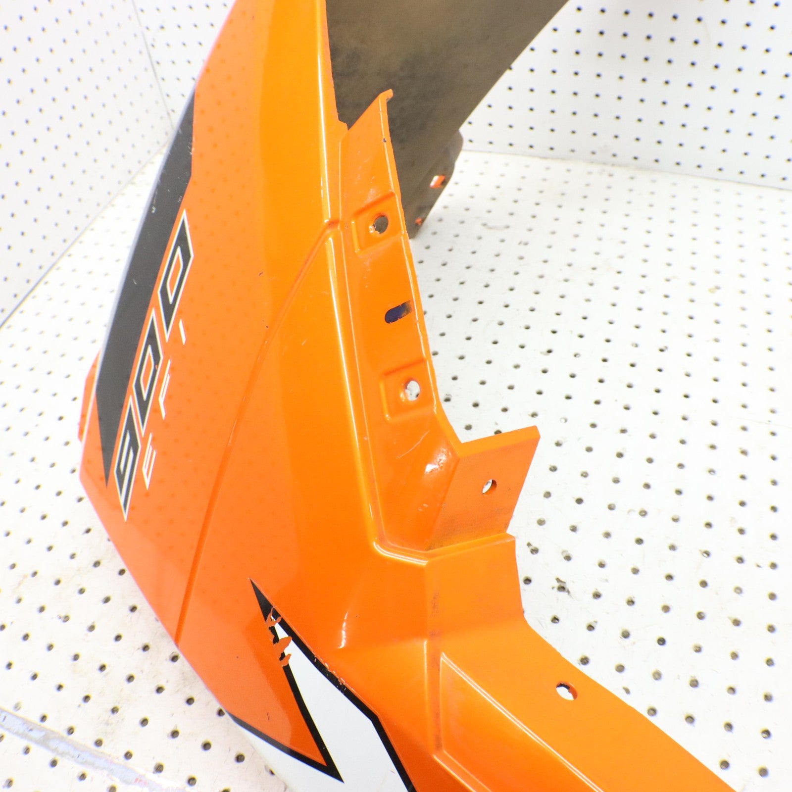 2013 Polaris Ranger Xp 900 Fender Front RIGHT 5439754-589