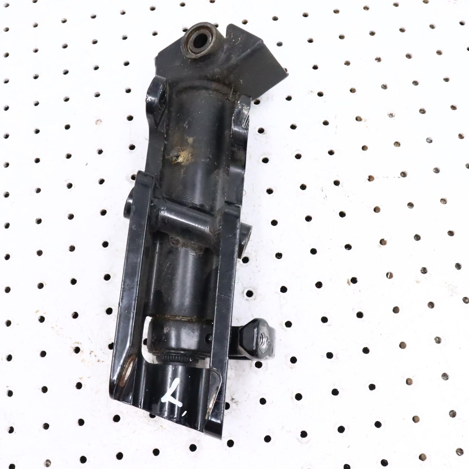2005 ARCTIC CAT SABERCAT 600 LEFT FRONT STEERING ARM SPINDLE KNUCKLE 1703-433