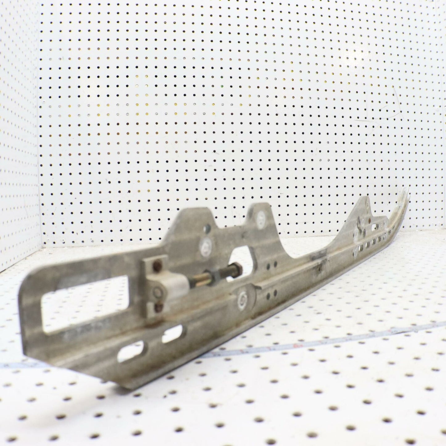 2007 POLARIS IQ 600 RIGHT SLIDING SKID FRAME SUSPENSION RAIL 1542131