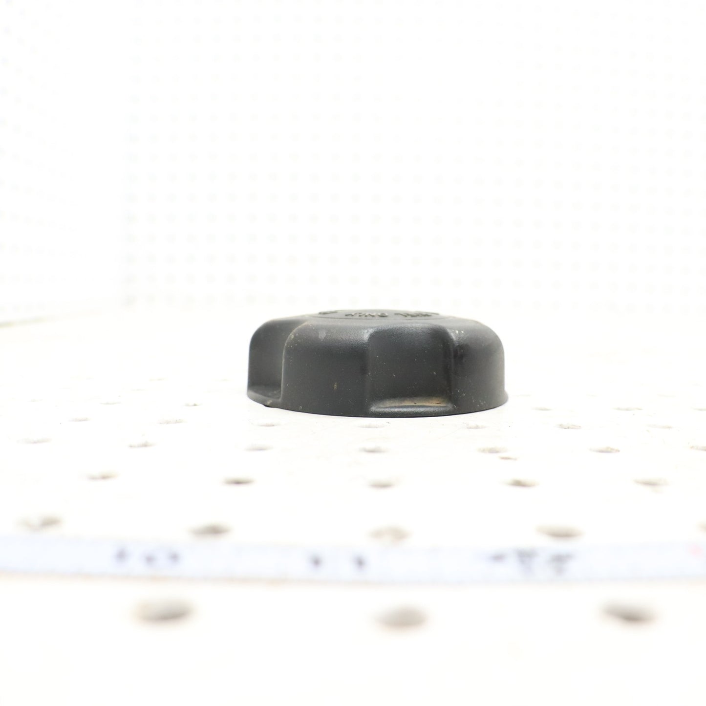 2009 Polaris Sportsman Xp 850 Gas Tank Cap Cover Lid 5433687; 5450389