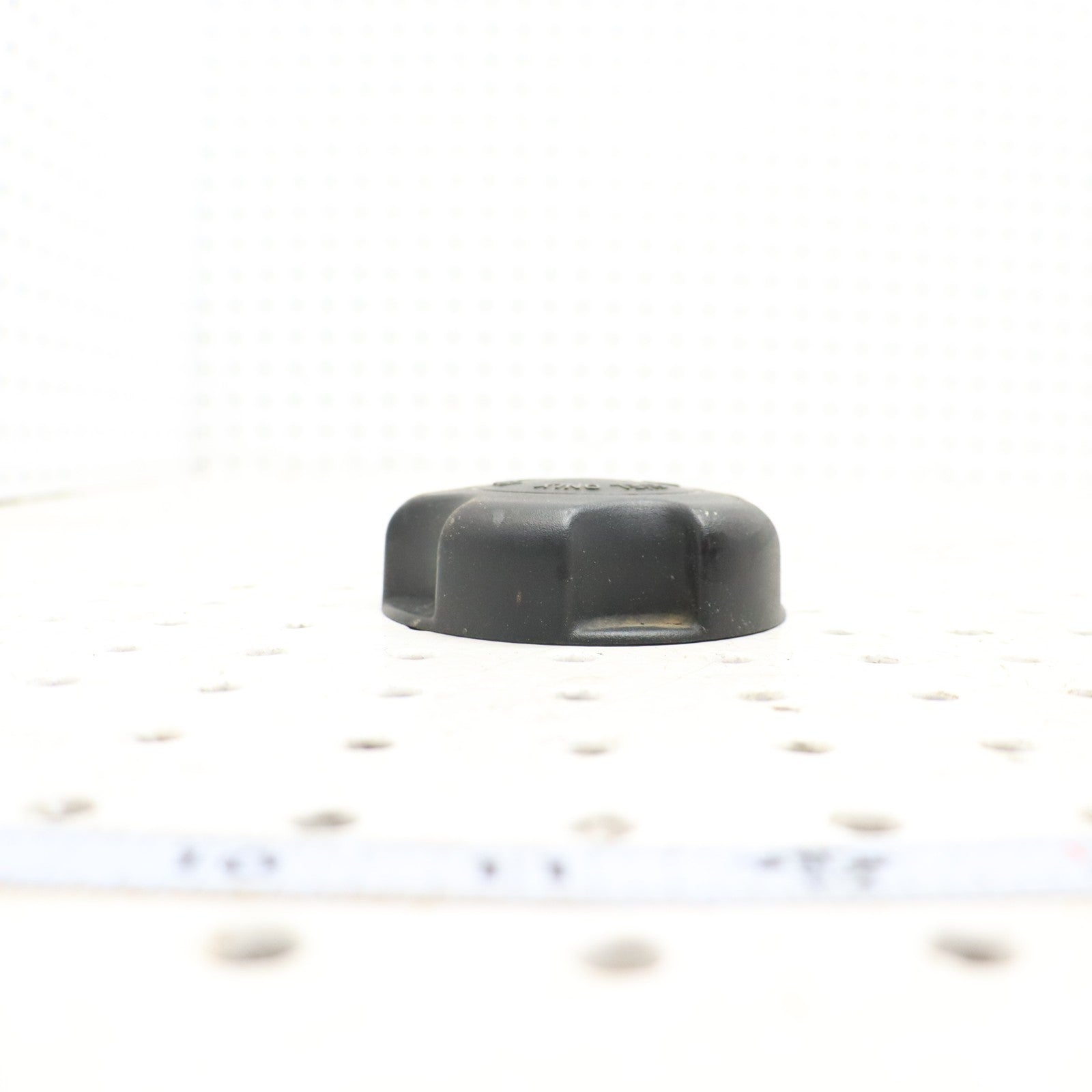 2009 Polaris Sportsman Xp 850 Gas Tank Cap Cover Lid 5433687; 5450389