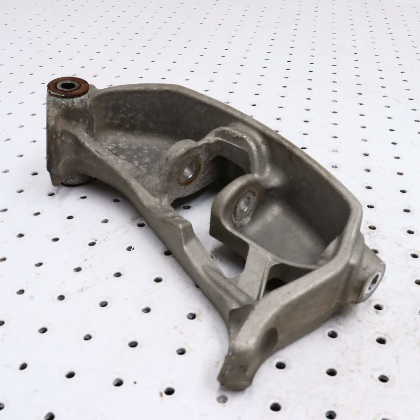 2007 POLARIS IQ 600 RIGHT FRONT STEERING ARM SPINDLE KNUCKLE 1822796