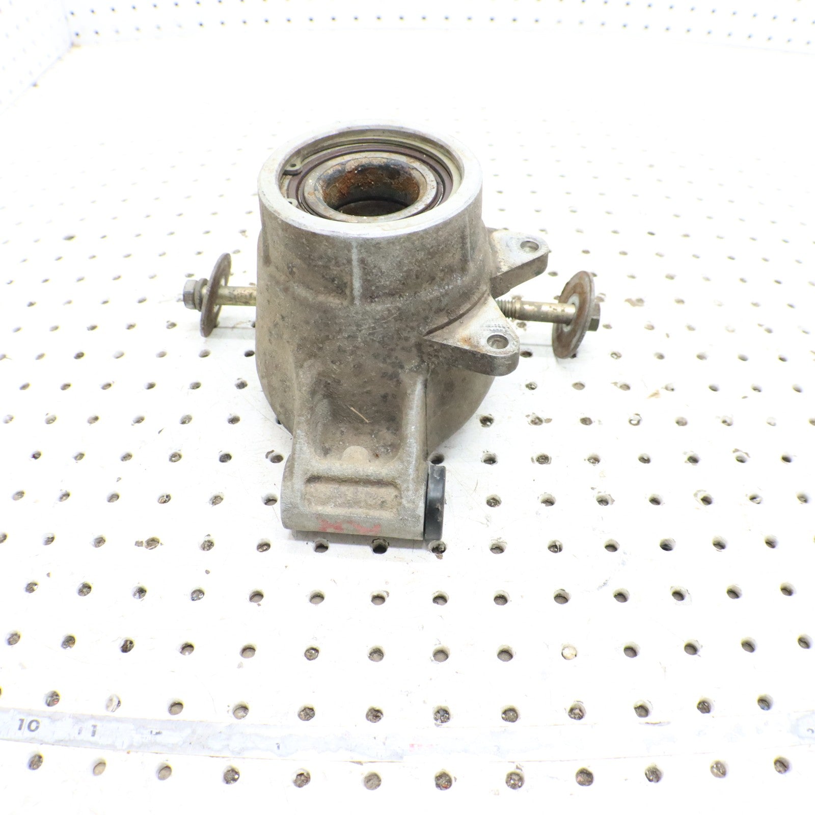 2004 Polaris Sportsman 500 Bearing Carrier Knuckle Rear RIGHT 5133664 5134206