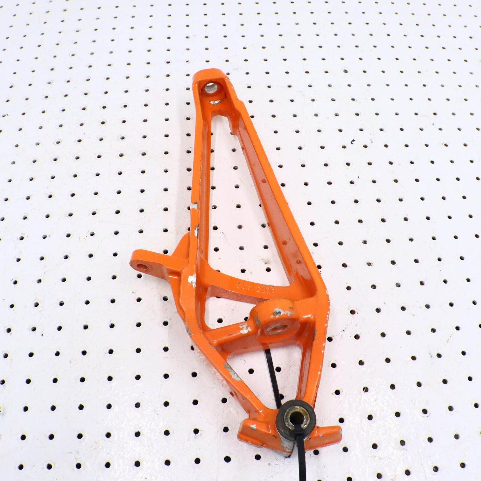 2015 ARCTIC CAT M8000 LEFT FRONT STEERING ARM SPINDLE KNUCKLE 3703-159 