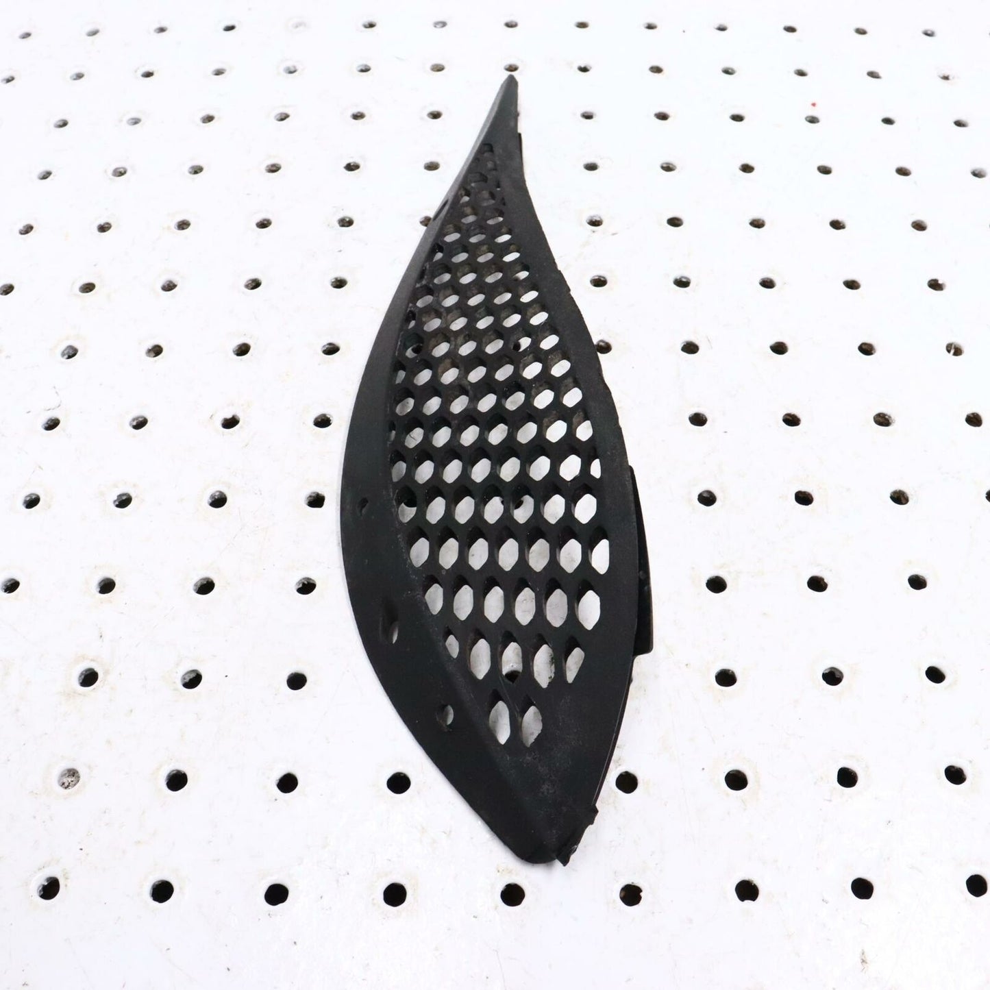 2007 POLARIS IQ 600 LEFT HOOD LOUVER SCREEN VENT COVER 5435846-070