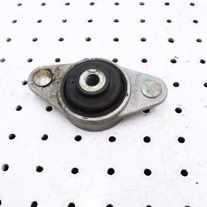 2006 POLARIS CLASSIC 700 ENGINE MOTOR MOUNT BRACKET 3021752