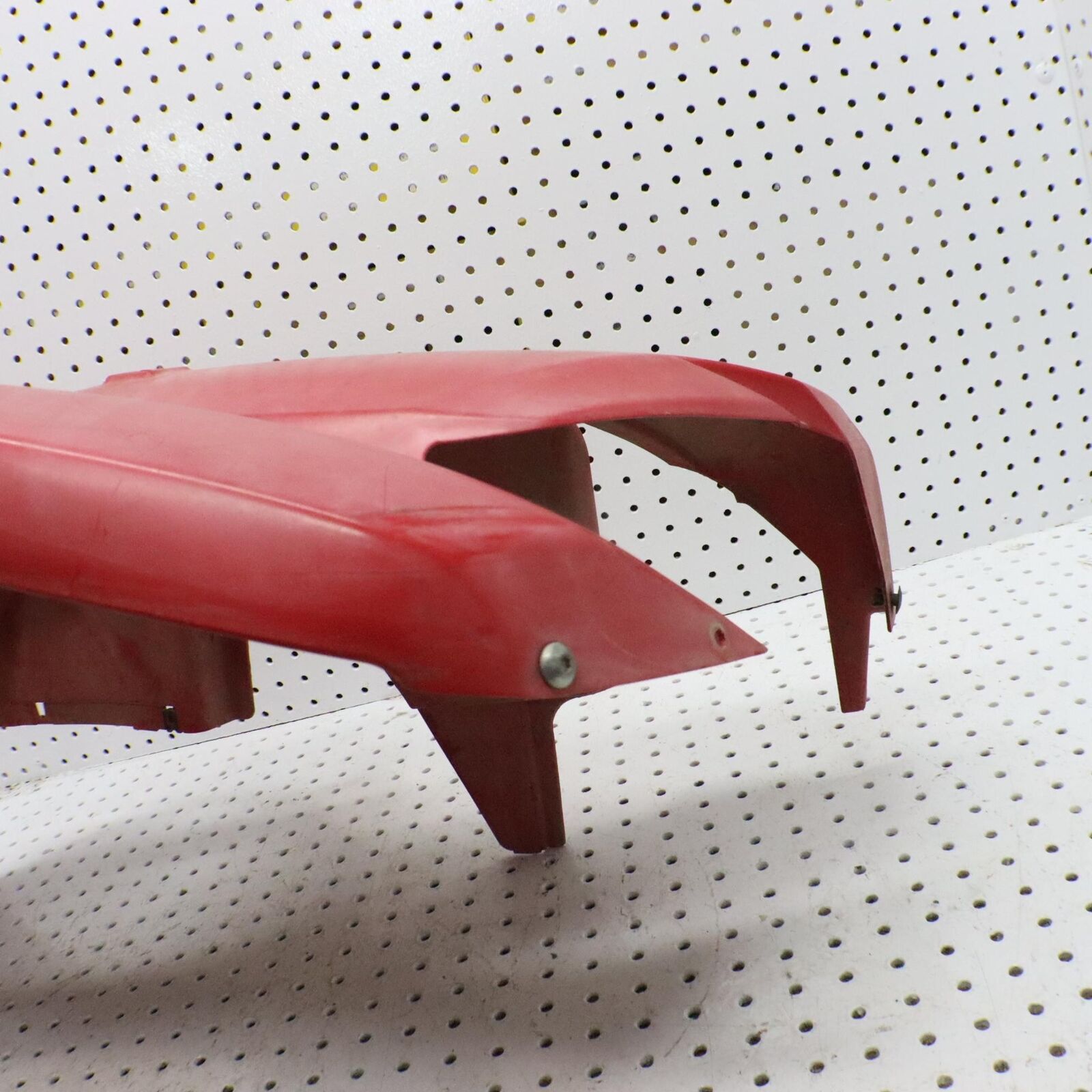 2013 YAMAHA GRIZZLY 700 FRONT FENDER RIGHT 1HP-F1556  RED