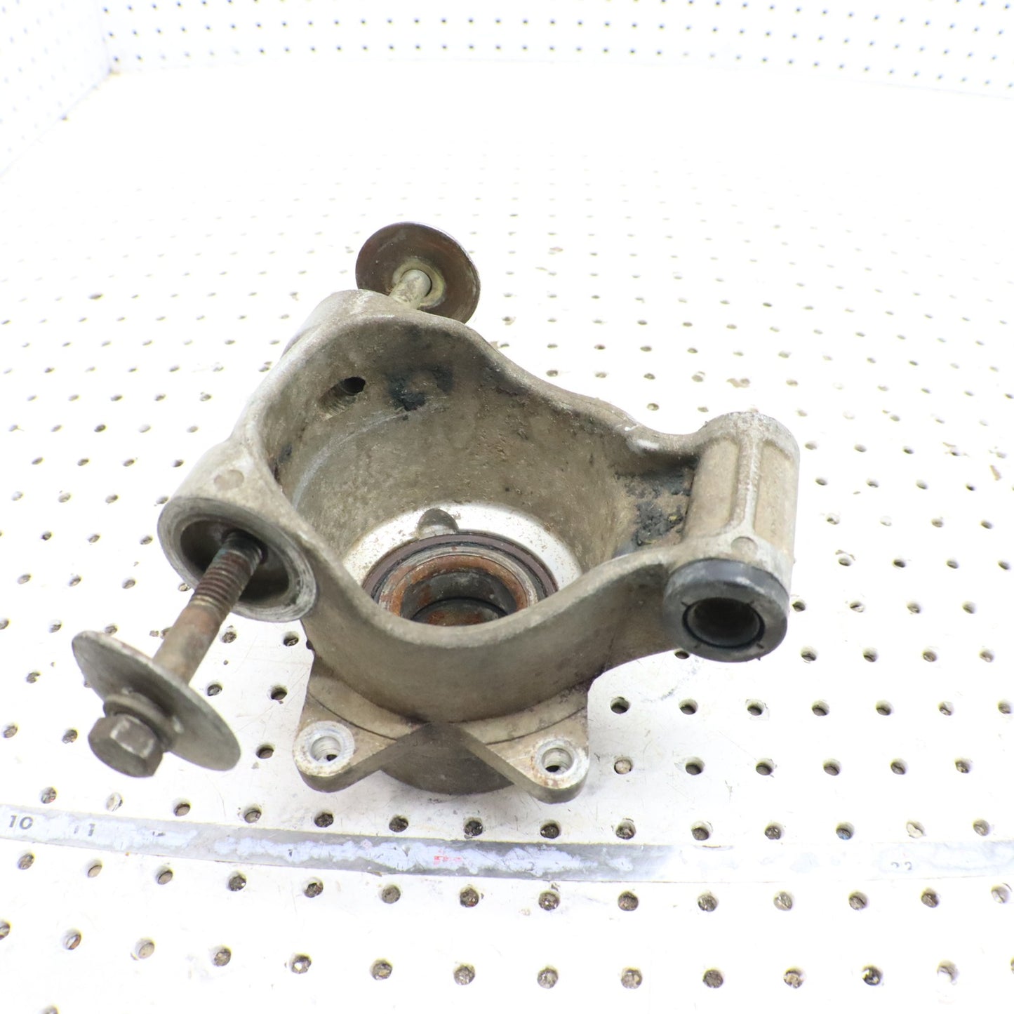 2004 Polaris Sportsman 500 Bearing Carrier Knuckle Rear RIGHT 5133664 5134206