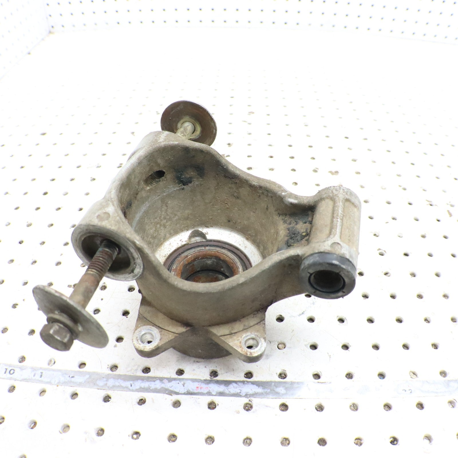 2004 Polaris Sportsman 500 Bearing Carrier Knuckle Rear RIGHT 5133664 5134206