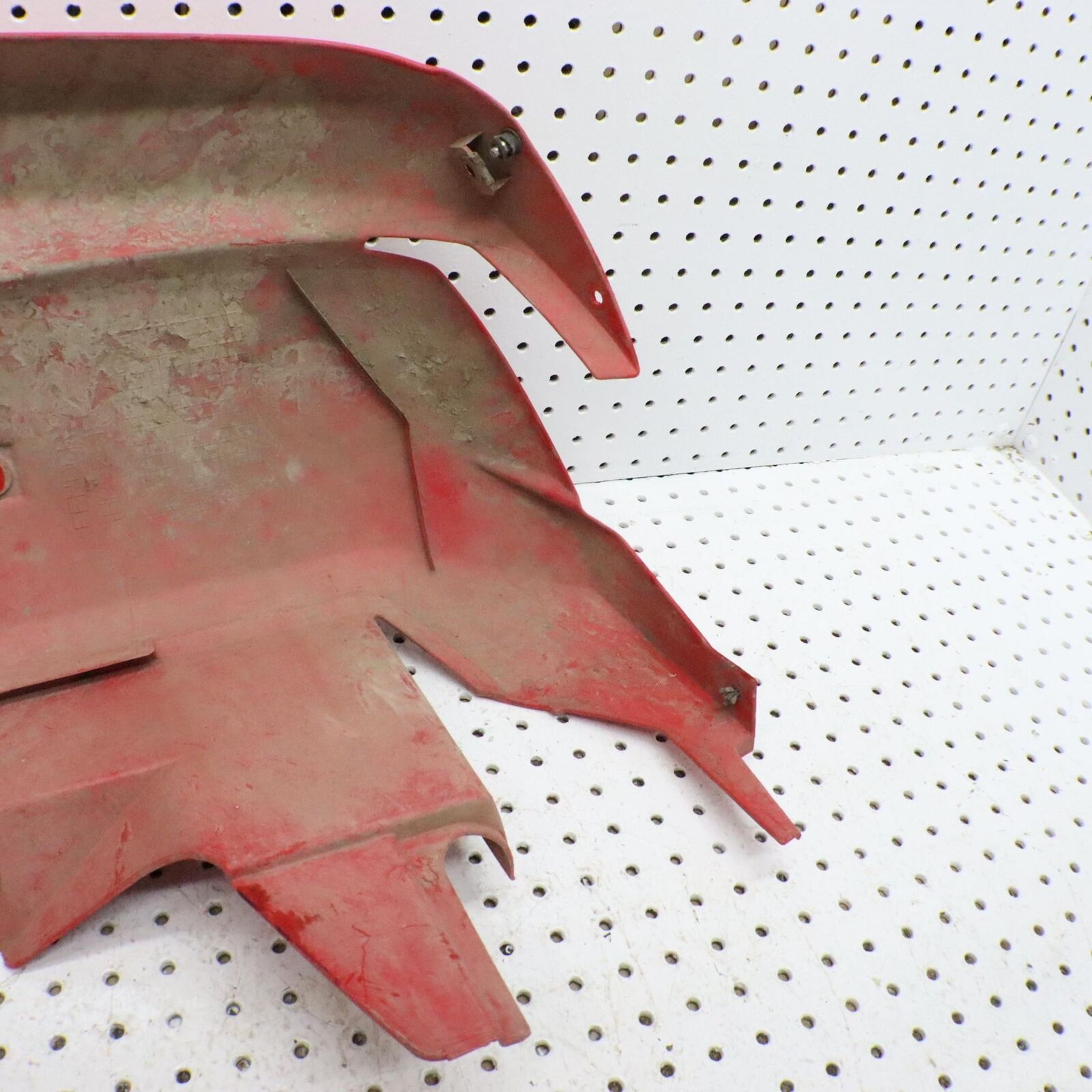 2013 YAMAHA GRIZZLY 700 FRONT FENDER RIGHT 1HP-F1556  RED