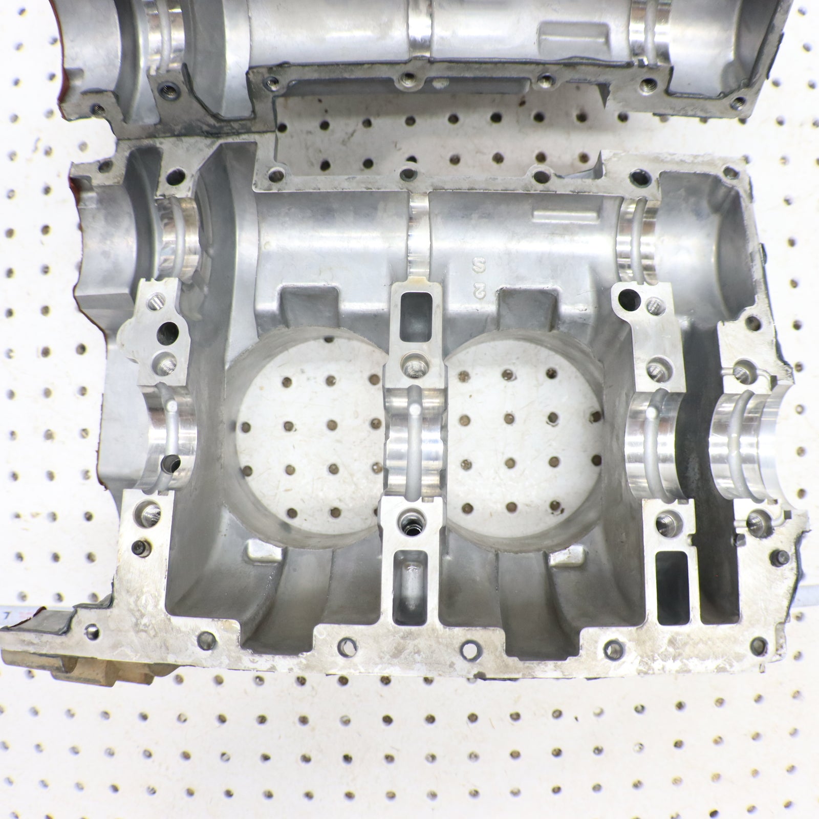 2013 Polaris Ranger Xp 900 Crank Case Engine Case 2204947, 2207371 GOOD!!