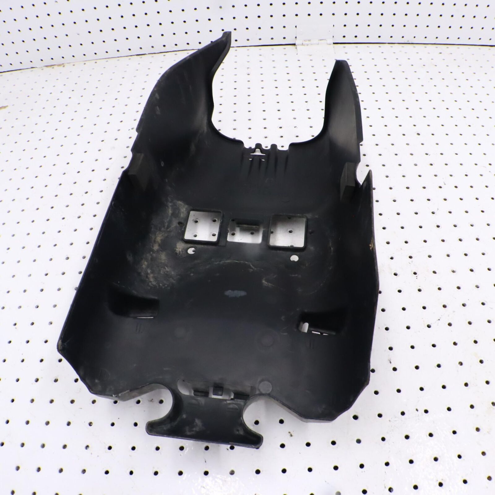 2013 YAMAHA GRIZZLY 700 GAS FUEL TANK GUARD PROTECTOR 1HP-F4141-00-00