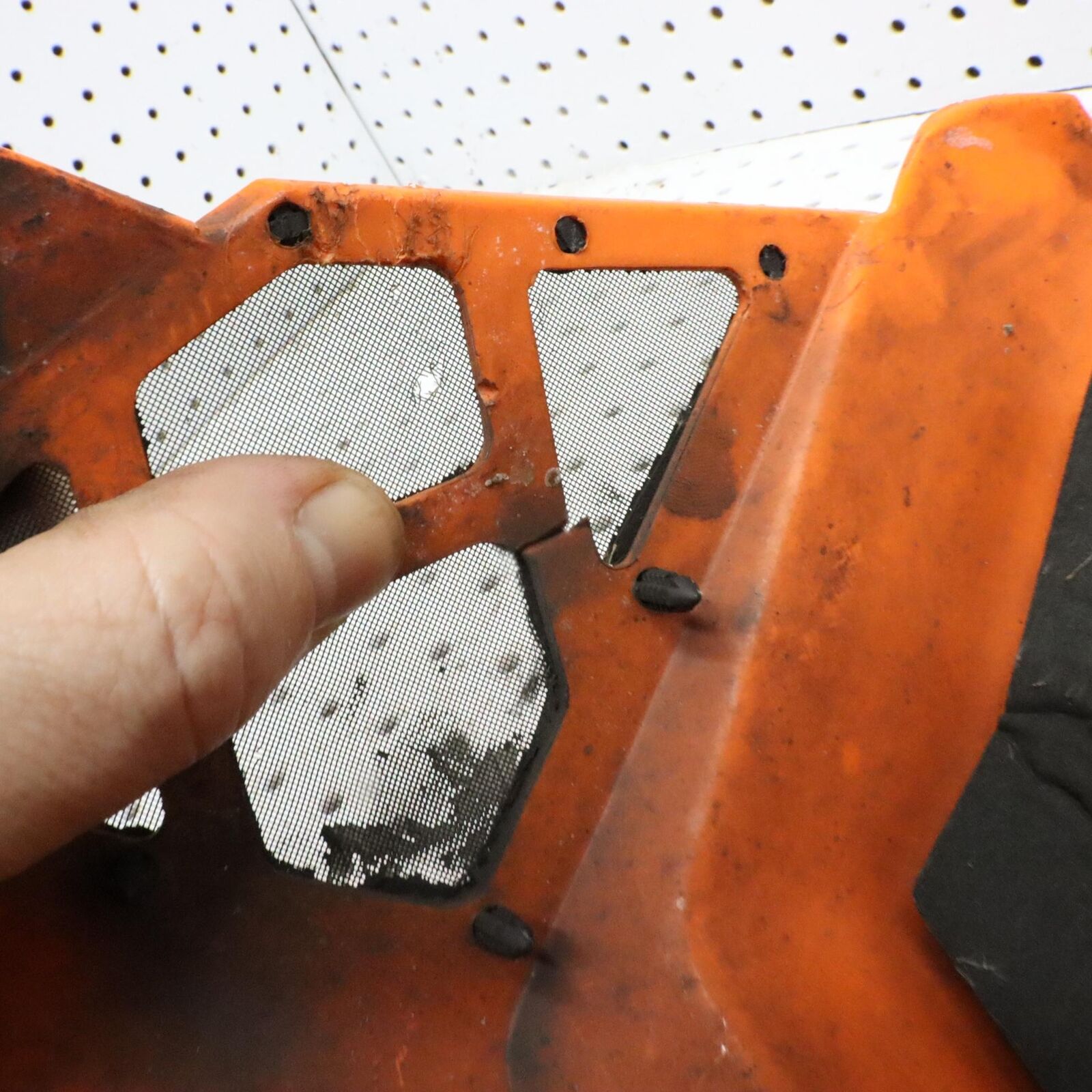 2014 ARCTIC CAT M8000 LEFT SIDE PANEL COVER CRACKED 4718-015; 4718-003