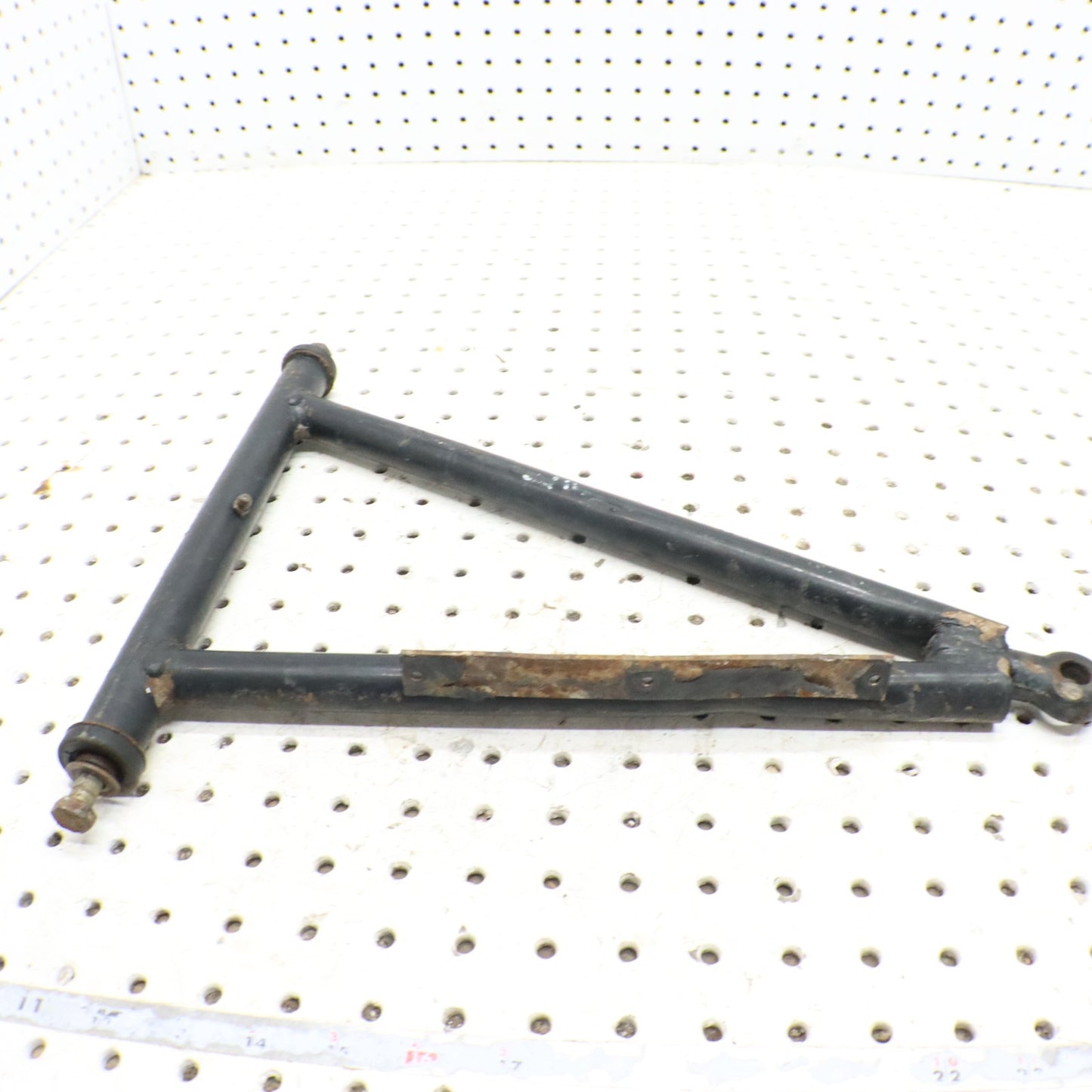 2018 Polaris Sportsman 570 Efi Front Lower Left Control A Arm 1542161-067 DENT