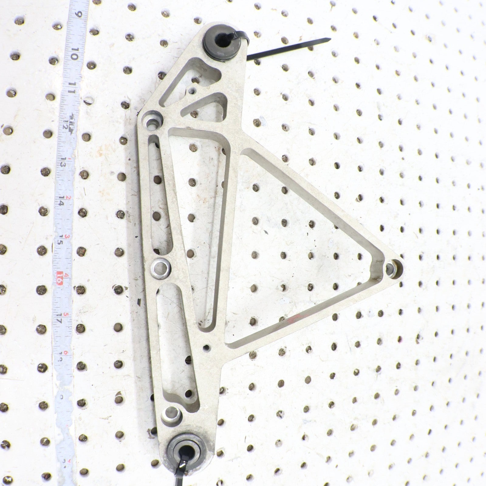 2016 Polaris Rush 800 Side Crank Right Suspension Arm Bracket 5138644 ; 5140959