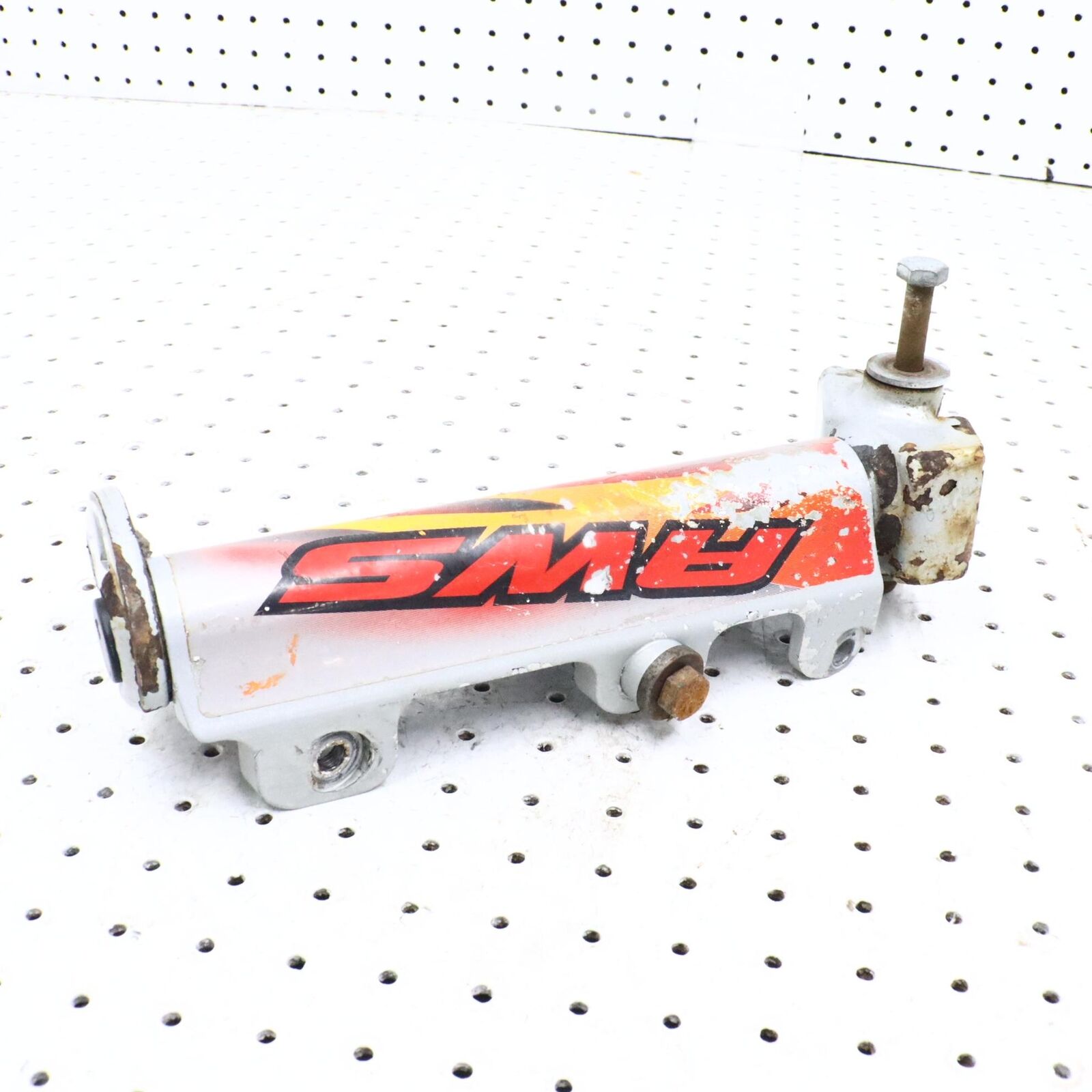 2002 ARCTIC CAT ZR 600 LEFT FRONT STEERING ARM SPINDLE KNUCKLE 0703-661