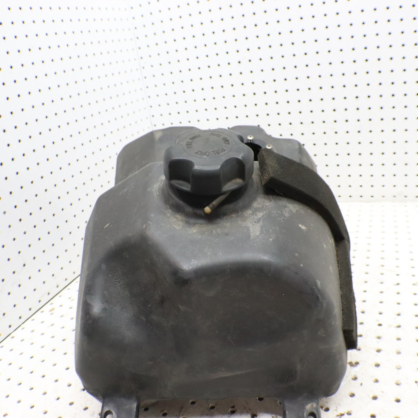 2004 Polaris Sportsman 500 Fuel Tank Gas Tank 2520339; 2520556