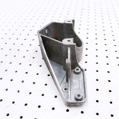 2006 POLARIS CLASSIC 700 ENGINE MOTOR MOUNT BRACKET 5134871