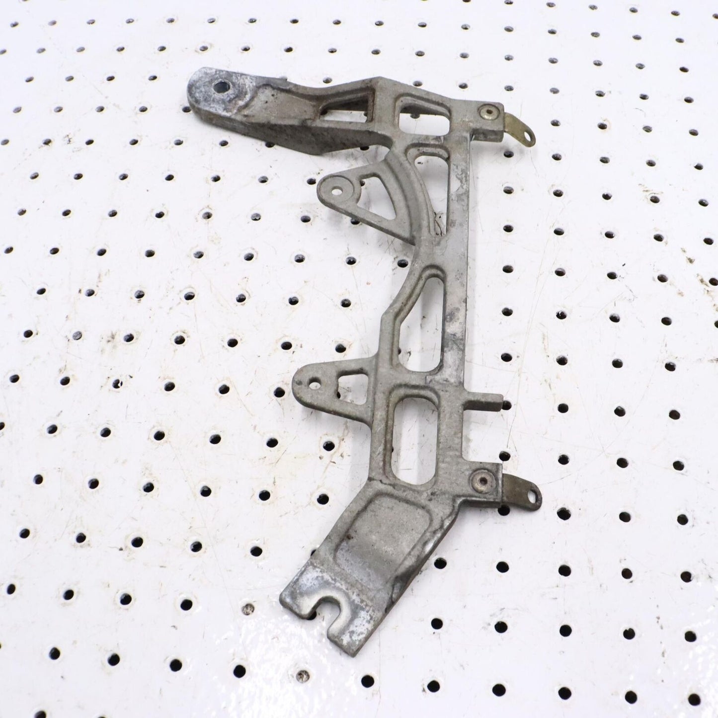 2014 POLARIS PRO RMK 800 RESONATOR MOUNT ASSEMBLY 1017804 