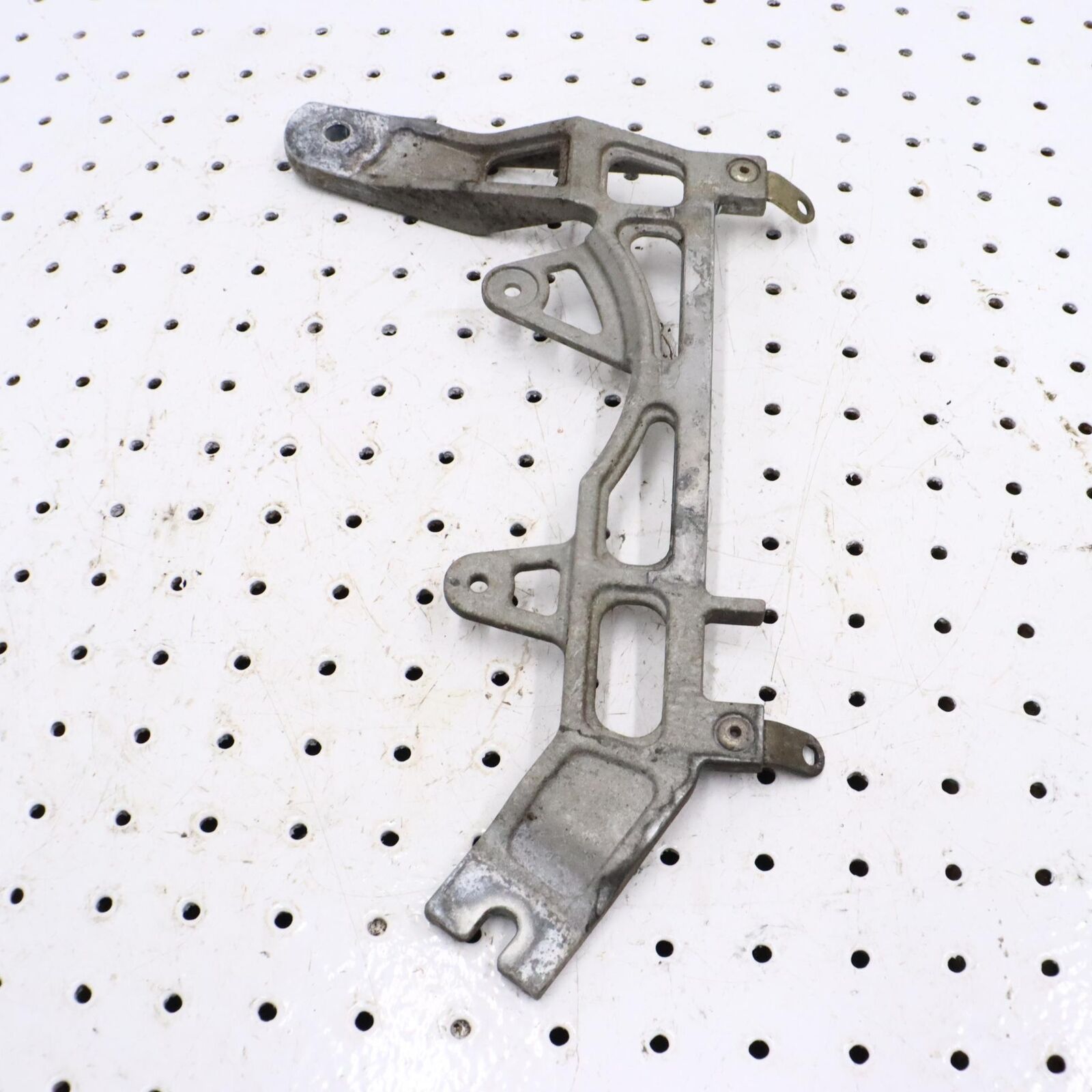 2014 POLARIS PRO RMK 800 RESONATOR MOUNT ASSEMBLY 1017804 