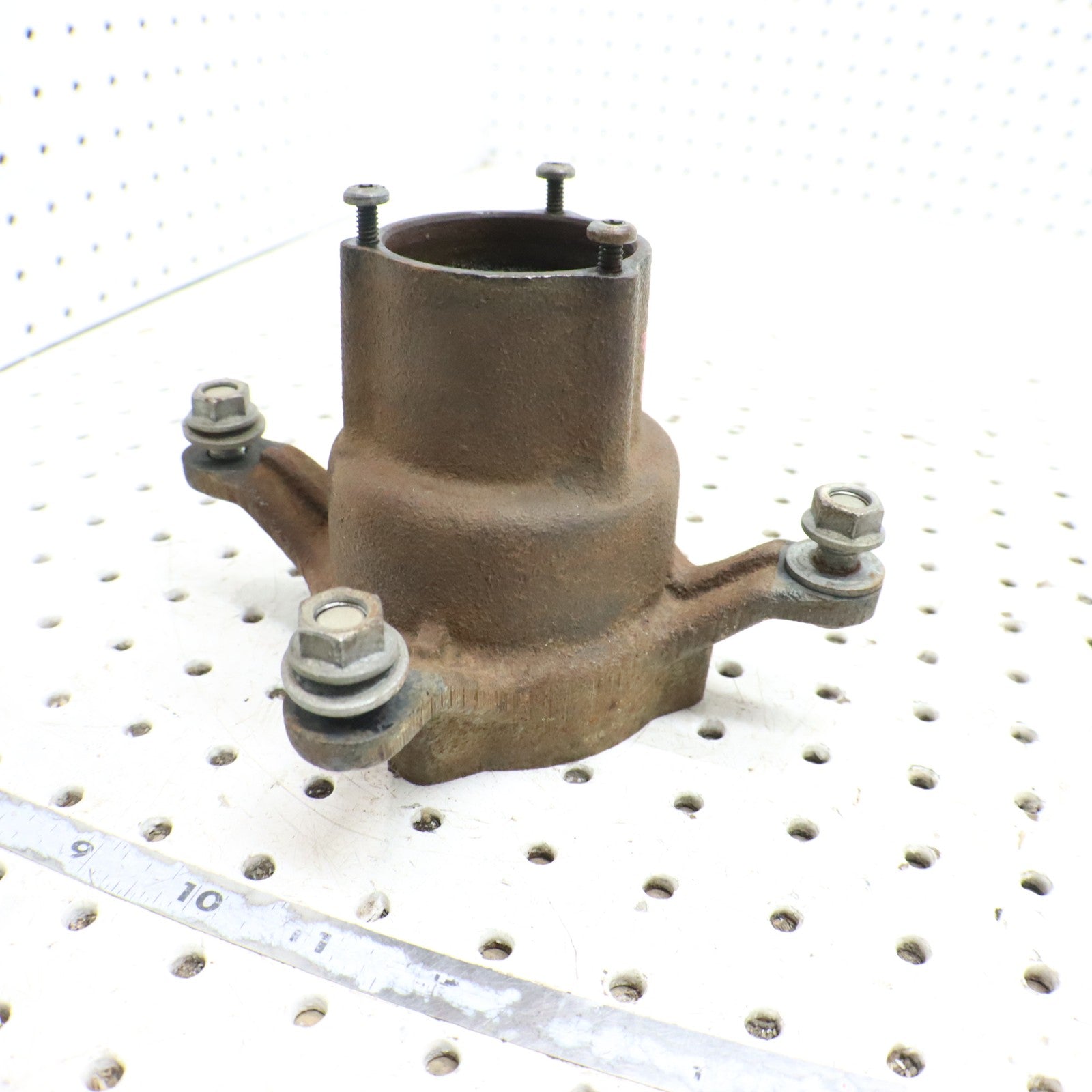 1995 Polaris Xplorer 400 Wheel Hub FRONT 1520243; 2202595  