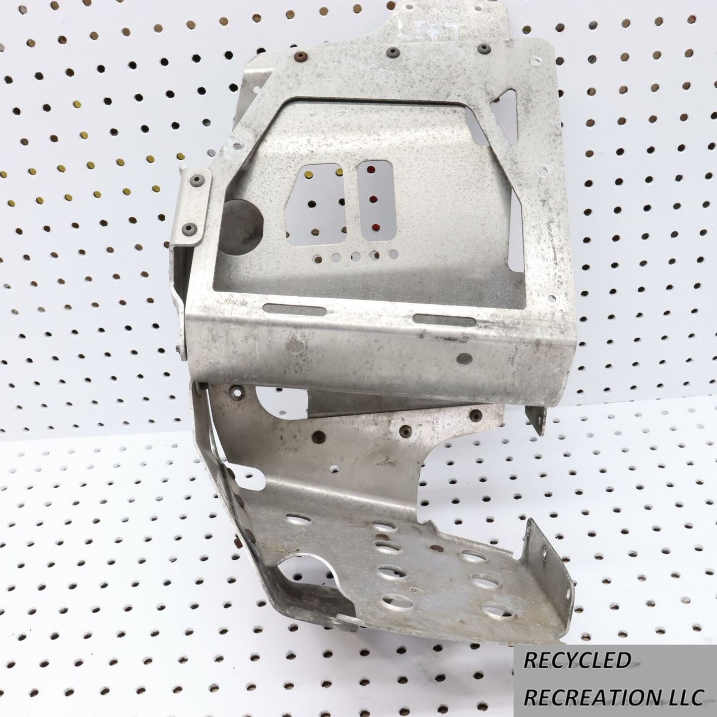 2007 POLARIS IQ 600 LEFT FRONT FOOT HOLDER REST STAY FOOTREST WELL 1015583