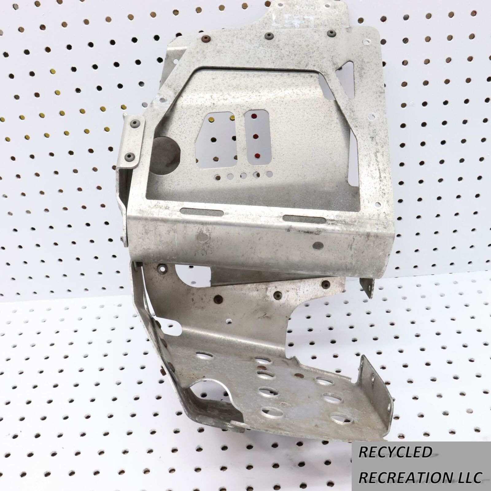 2007 POLARIS IQ 600 LEFT FRONT FOOT HOLDER REST STAY FOOTREST WELL 1015583