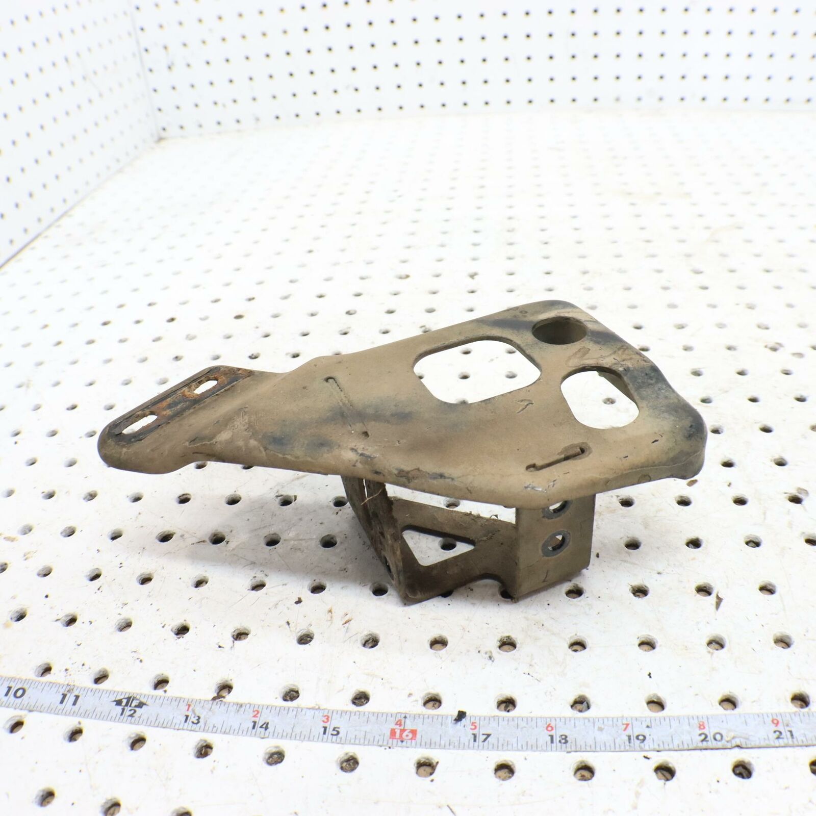 2000 POLARIS MAGNUM 325 SHIFTER BRKT, BLK 1012822-067