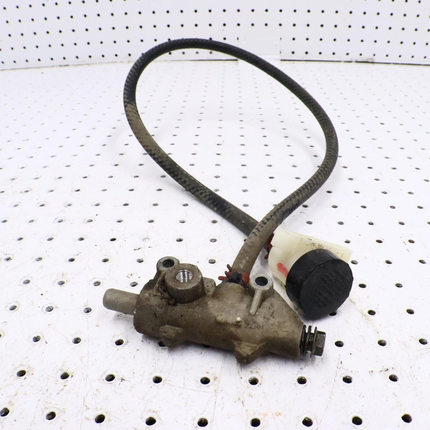 2013 POLARIS SPORTSMAN 550 REAR BRAKE MASTER CYLINDER 1911123; 1913033