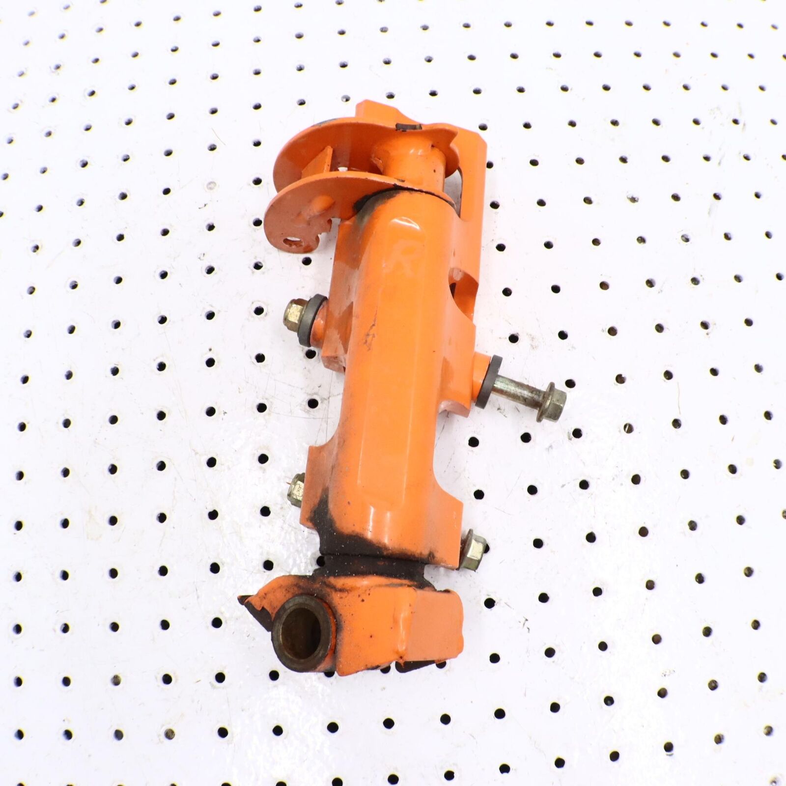 2011 ARCTIC CAT M8 RIGHT FRONT STEERING ARM SPINDLE KNUCKLE 2703-724 