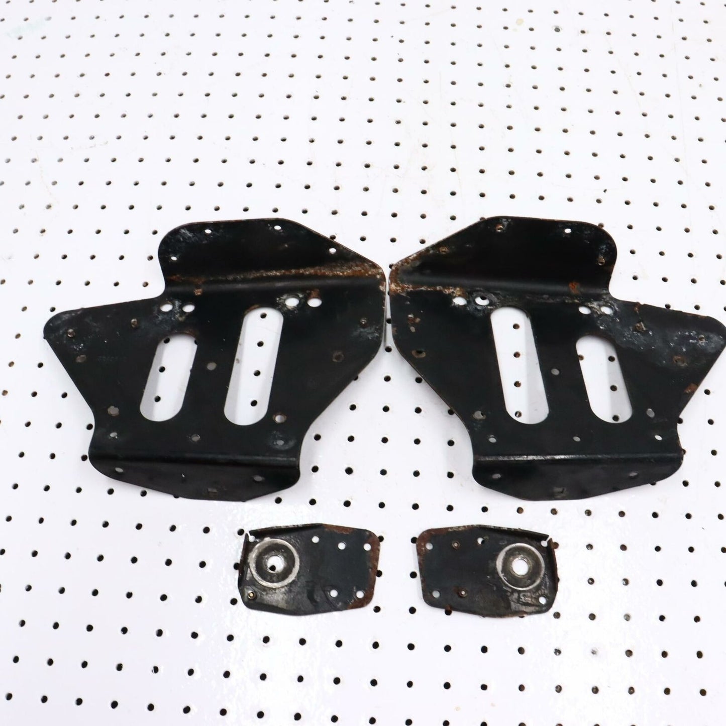 2007 POLARIS IQ 600 REAR SUSPENSION MOUNTING BRACKETS FRONT REAR 5249613 5249612